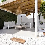 Villa Madrugada, Beachside Villa In Costabella